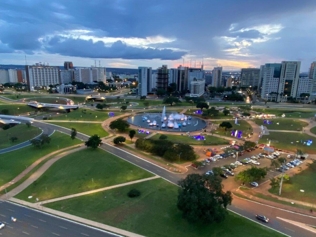 Flat Encantador No 7º Com Vista Pra Torre De Tv Brasília Buitenkant foto